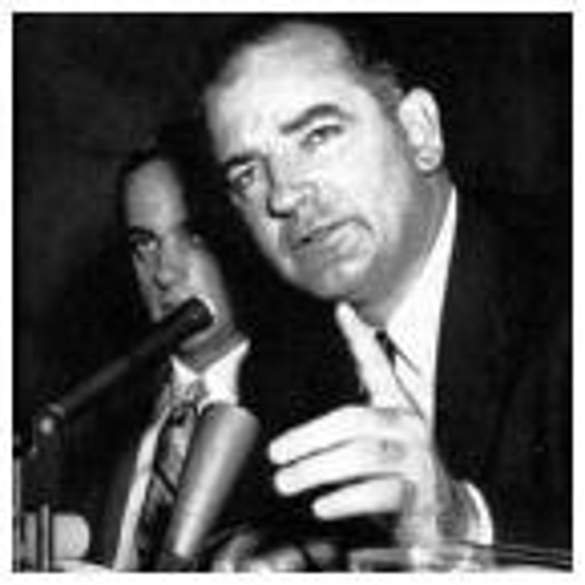 <p>Senator who claimed there were 205 communist spies in the State Department</p><p>Senador que afirmó que había 205 espías comunistas en el Departamento de Estado</p>