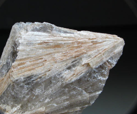<p>wollastonite- silicates</p>