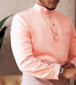 <p><strong>BAJU</strong></p>
