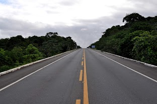 23\. (Scenario) By looking at this picture, which statement is true below?

\
Both lanes are going in the same direction and both sides are allowed to pass.

Left lane is allowed to pass, but the right lane is NOT

Left lane is NOT allowed to pass, but the right is allowed to pass

Both lanes are going in the same direction, but the left side is only allowed to pass