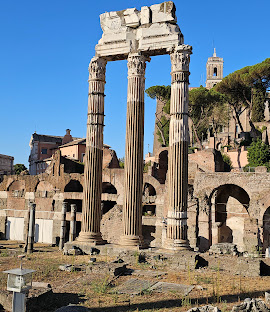 <p><span>ties to Caesar’s ancestors and lineage</span></p>