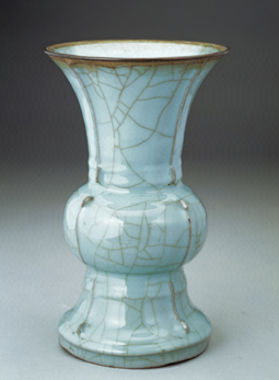<p>Significance of celadon glazed zun vessel</p>