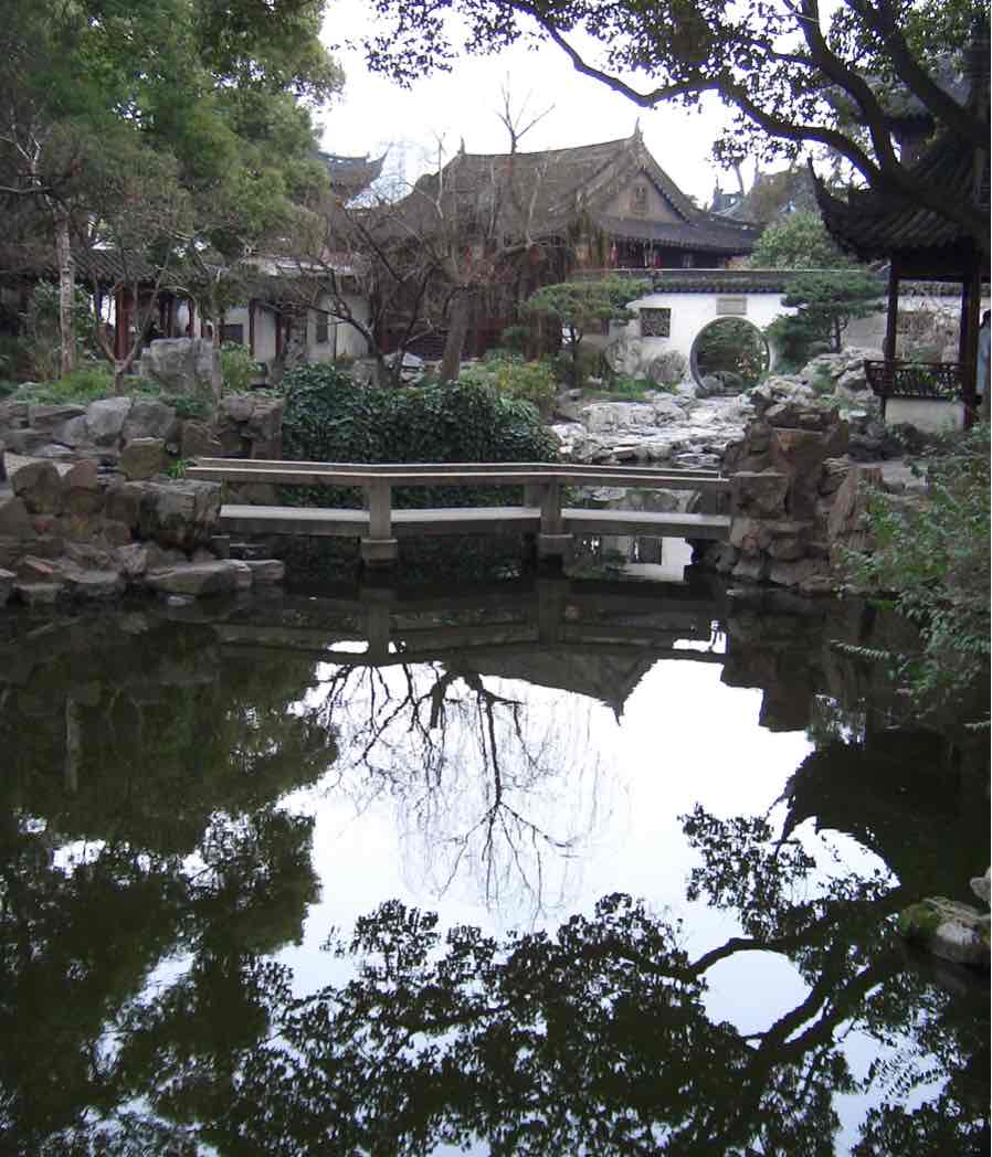 <p>Huijing Pond in Yuyuan Garden, Shanghai, epitomizes the profound significance of Chinese garden design within the broader context of landscape aesthetics. As a central feature of the garden, Huijing Hall symbolizes joy and glory, serving as a space for contemplation and appreciation of the surrounding waterscape. </p>