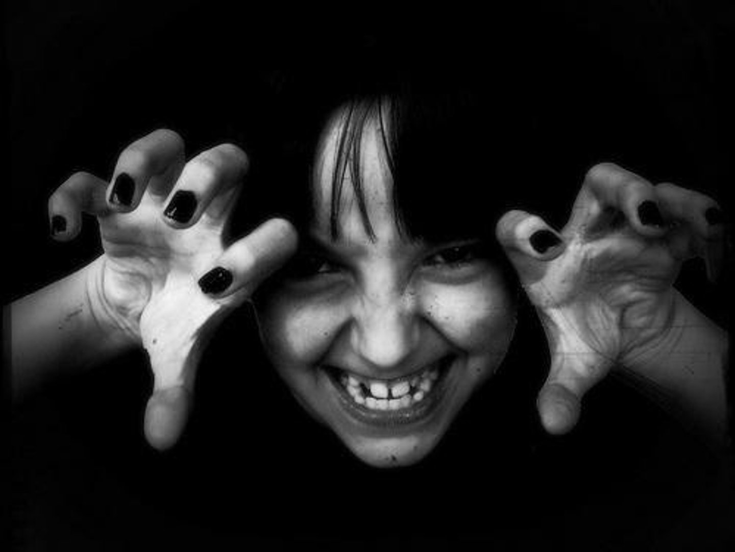 <p>asustar al extremo</p>