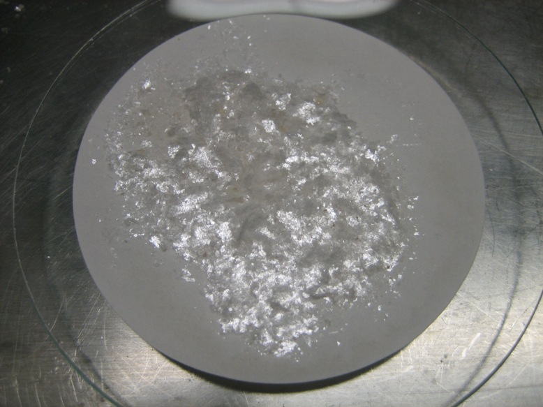 <p>A purification method for crude Ethyl 2-naphthyl ether, involving dissolving in ethanol and allowing it to form crystals.</p>