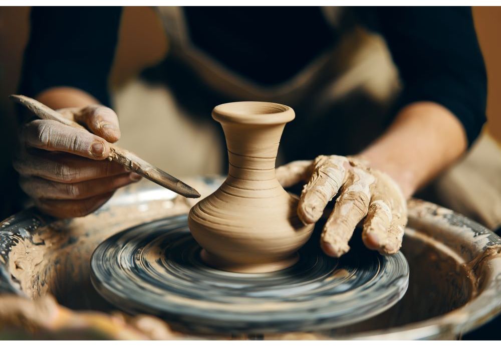 <p>Pottery (n)</p>