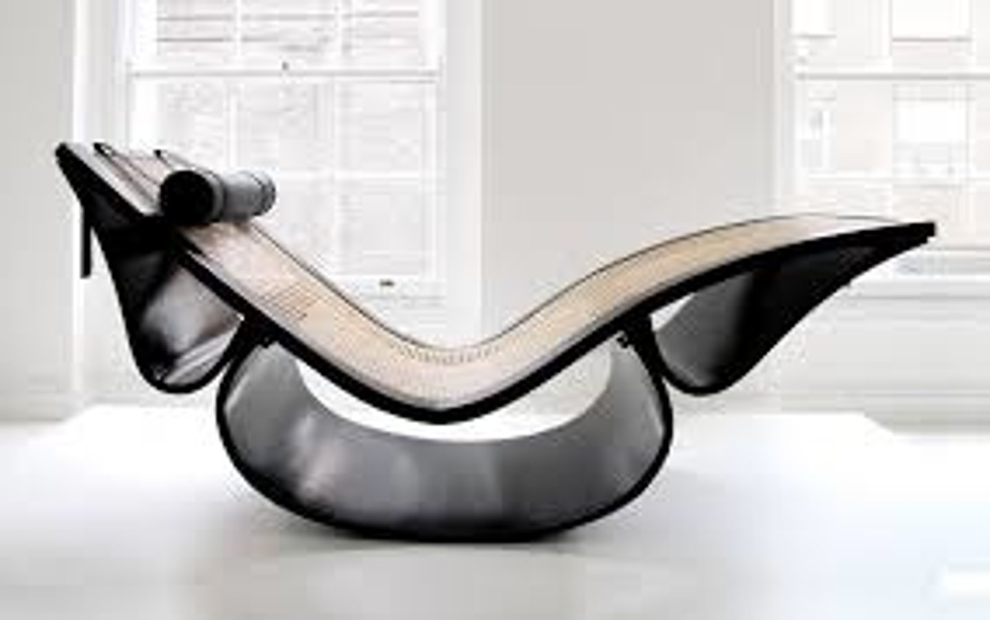 <p>Who is the architect who designed the Rio</p><p>Chair?</p><p>a. Oscar Niemeyer</p><p>b. Alvar Aalto</p><p>c. Zaha Hadid</p><p>d. Robert Venturi</p>