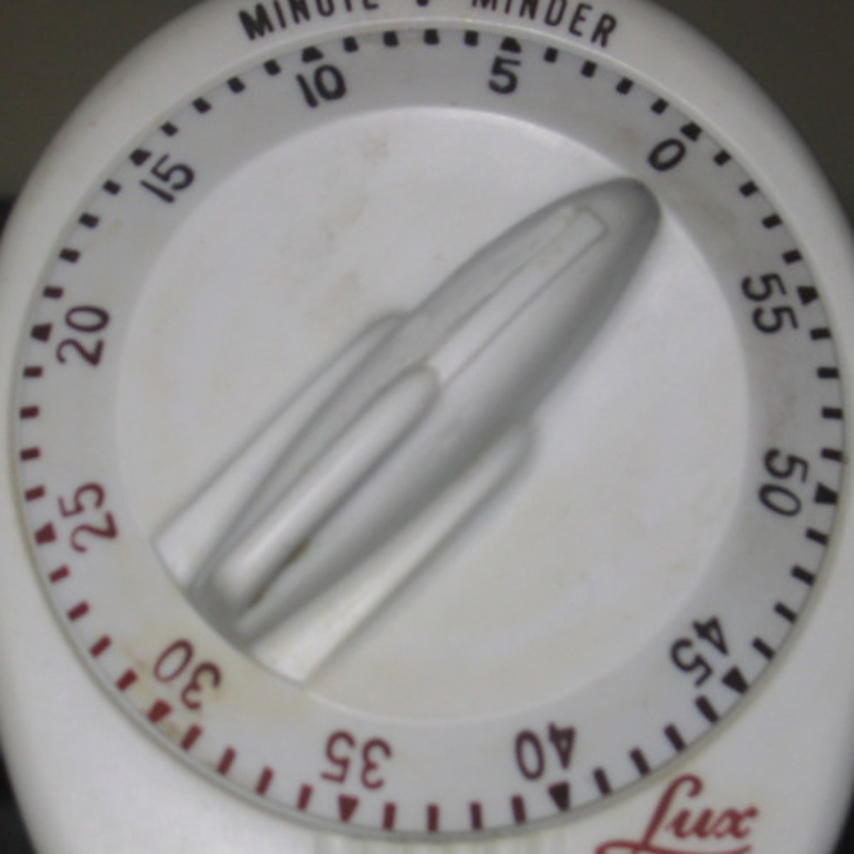 <p>Device used to accurately time periods for when samples must be rotated or otherwise.</p>