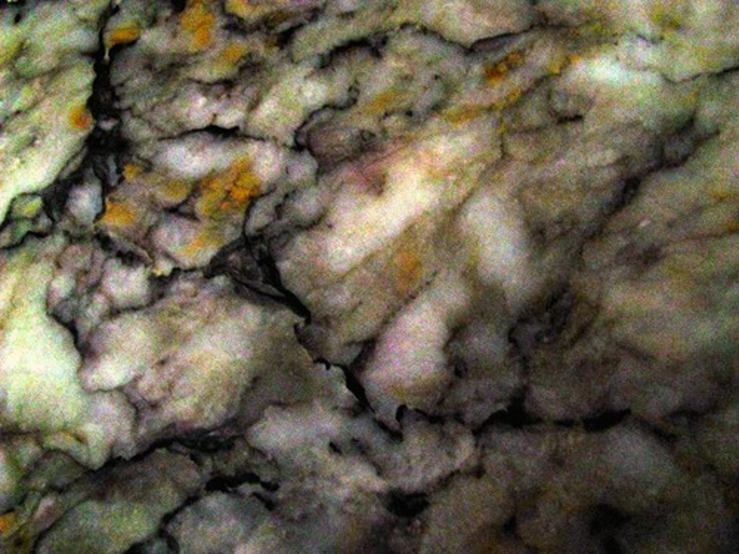 <p>Coarse, crystalline. Variety of colors.</p>
