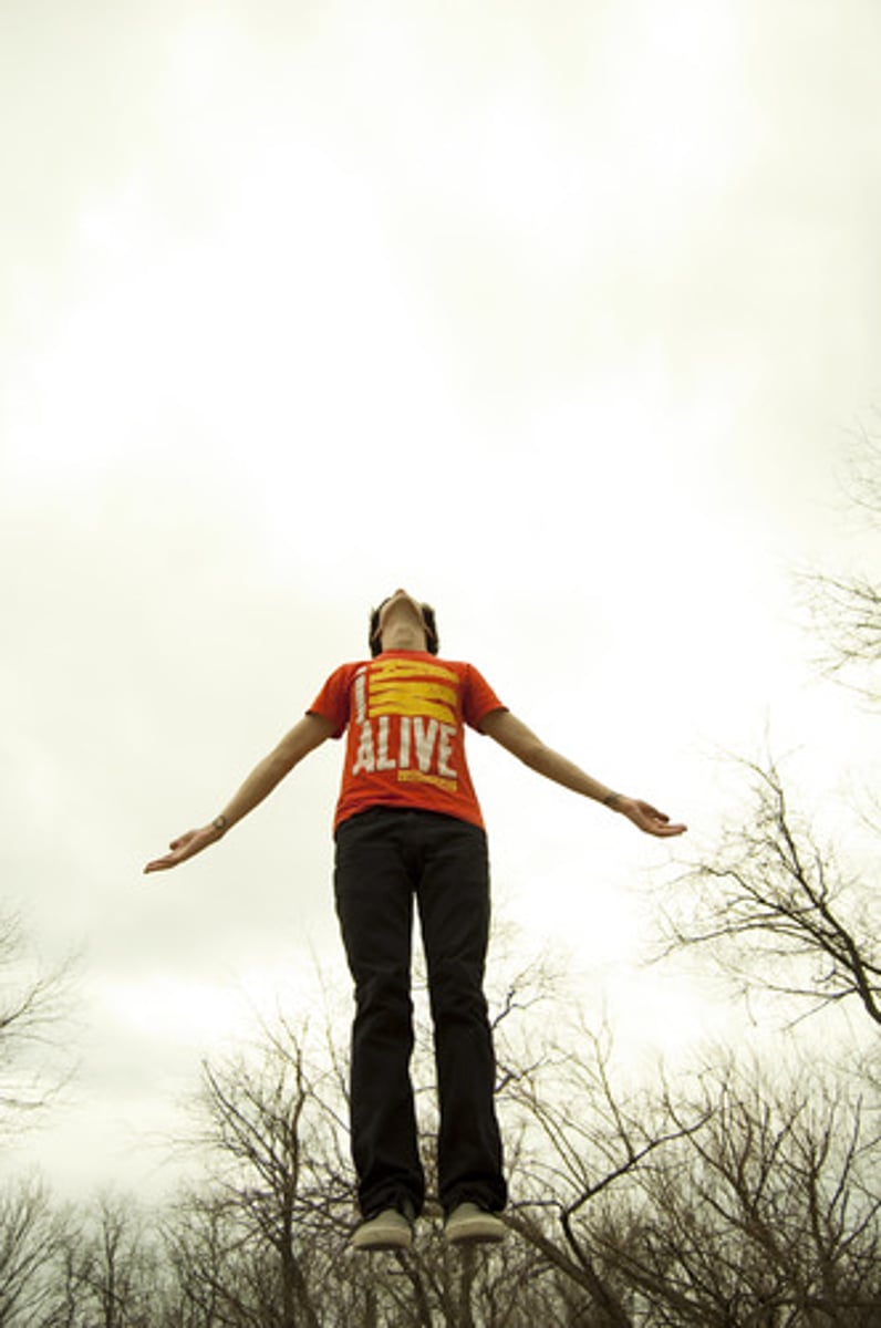 <p>to live</p>