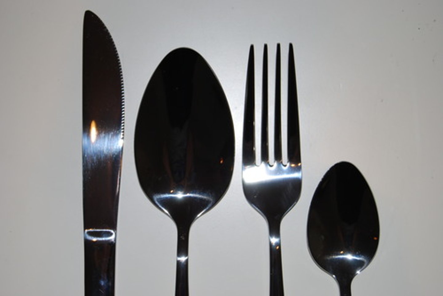 <p>silverware</p>