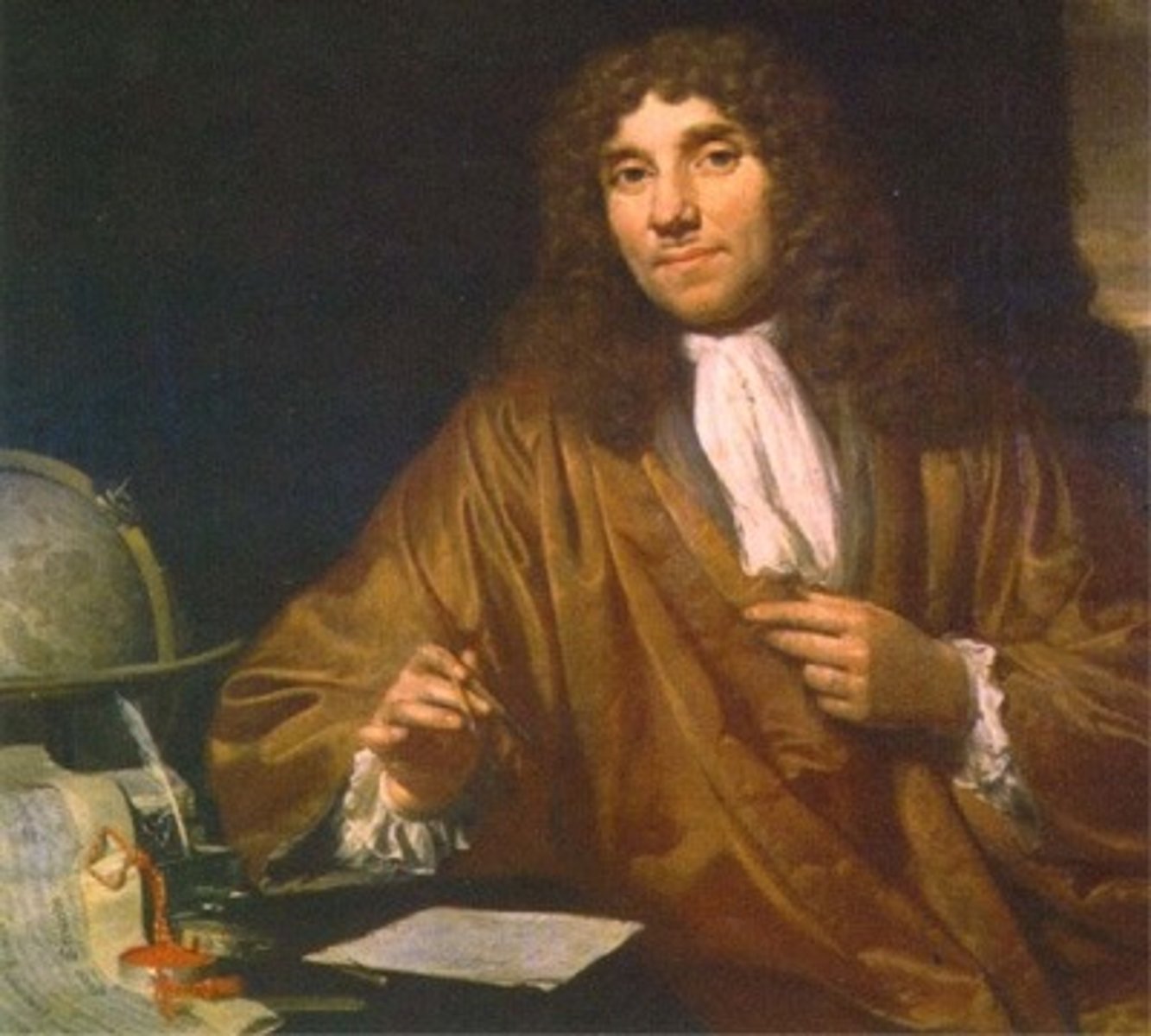 <p>(1675) built a microscope to look at pond water. He saw many small creatures swimming around and name them animalcules, which means little animals. He was likely the first person to see living cells. He also was the first person to see bacteria.</p>