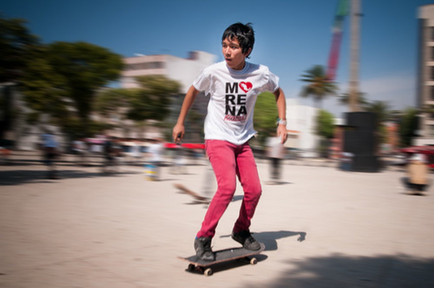 <p>to skate</p>