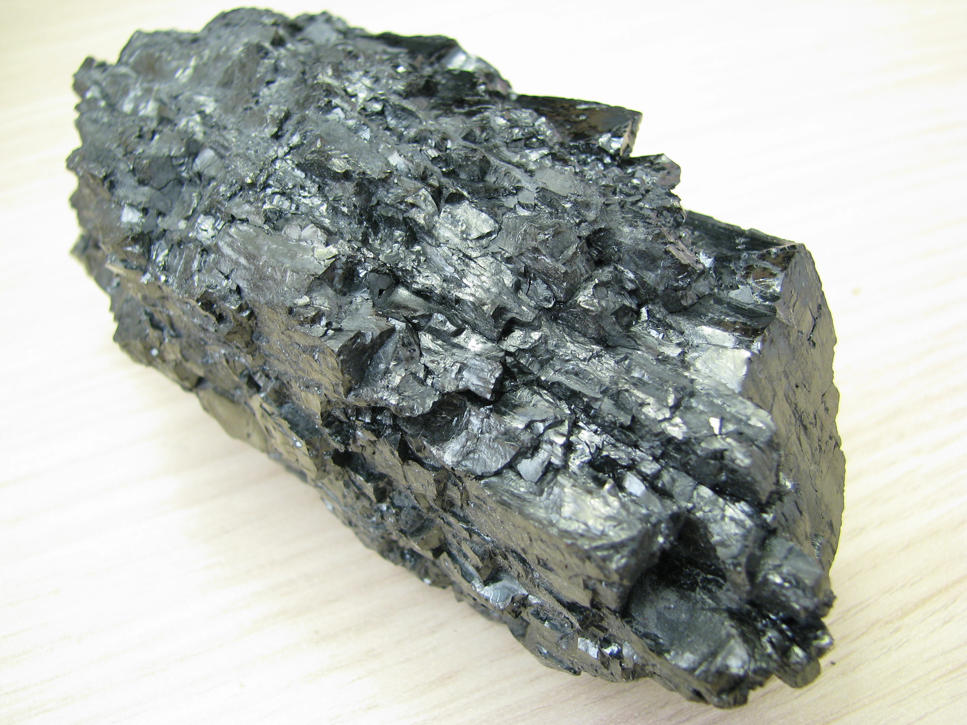 <p>sedimentară organogenă, caustobiolită, industria chimică, energetică, încălzire, 3-4</p>