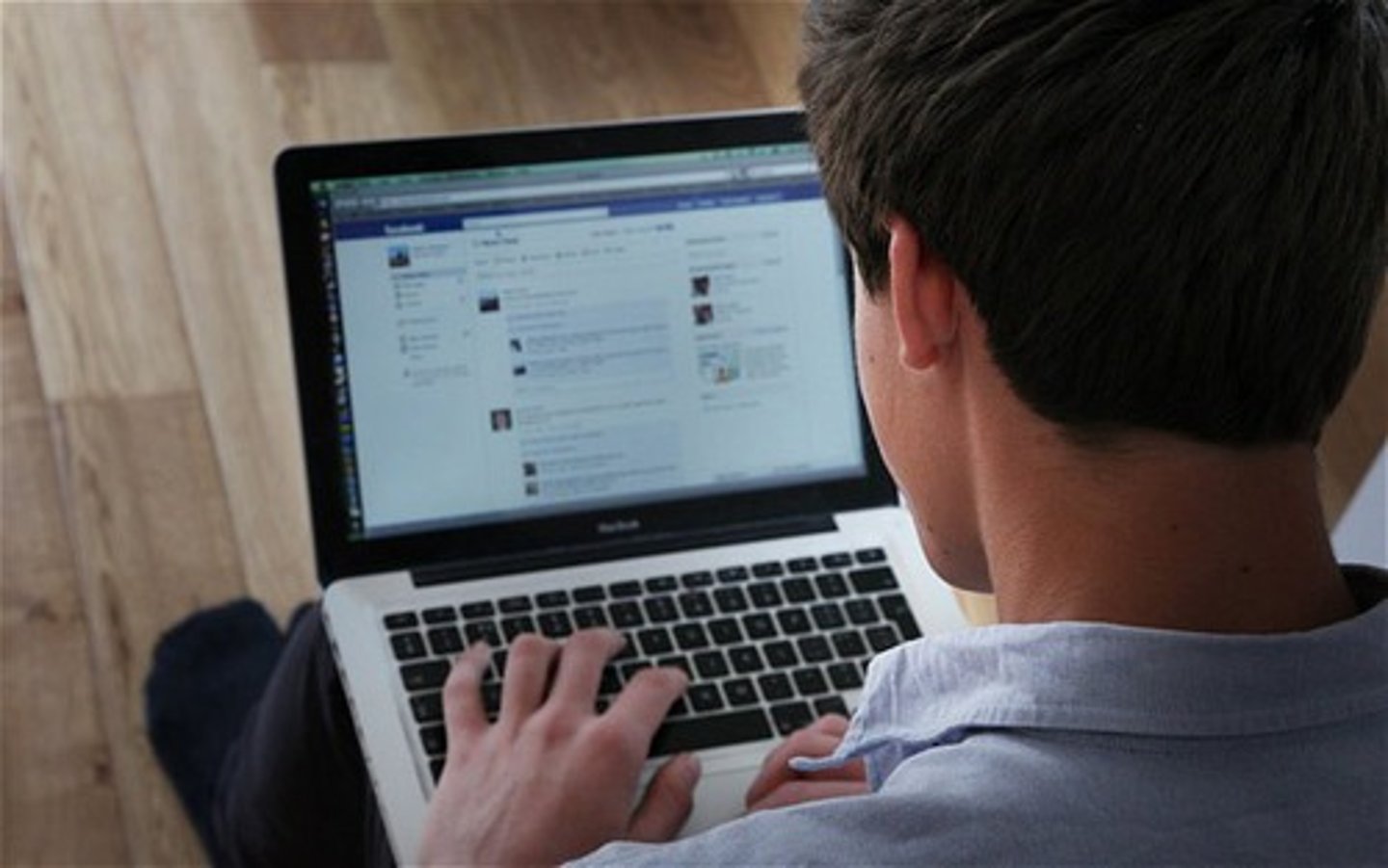 <p>to surf the web</p>