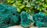 <p>amphibole group- dioptase silicates </p>