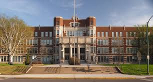 <p>high school (n)</p>