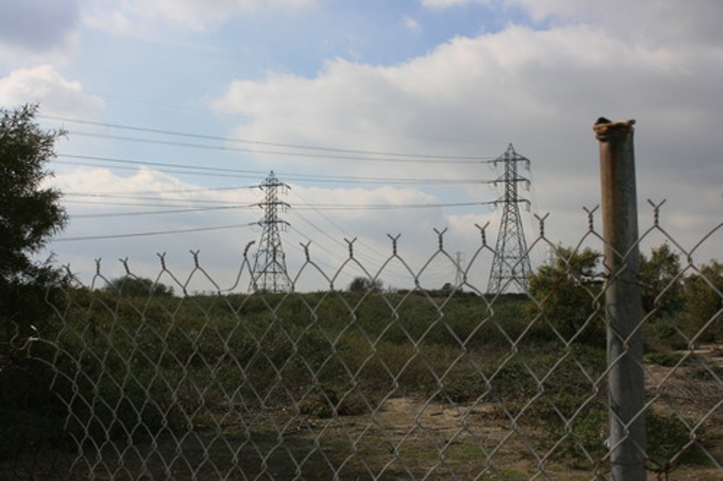 <p>n. sự xâm lấn</p><p>encroach (verb): xâm lấn</p><p>ex: Wildlife suffers from human encroachment.→ Động vật hoang dã chịu ảnh hưởng từ sự xâm lấn của con người.</p>