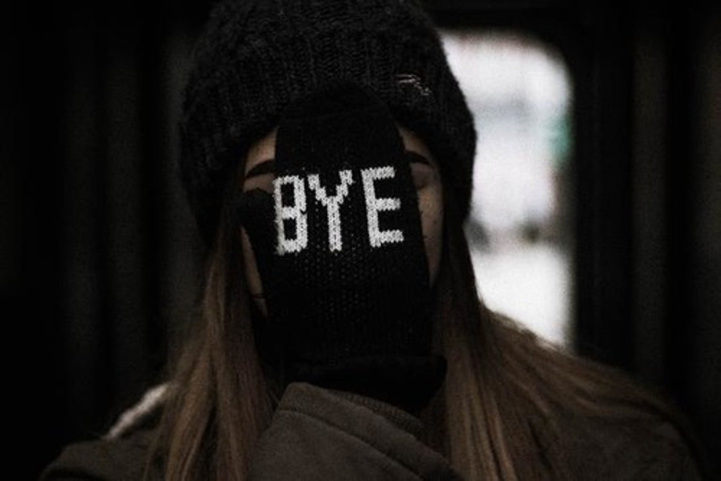 <p>Bye / Ciao</p>