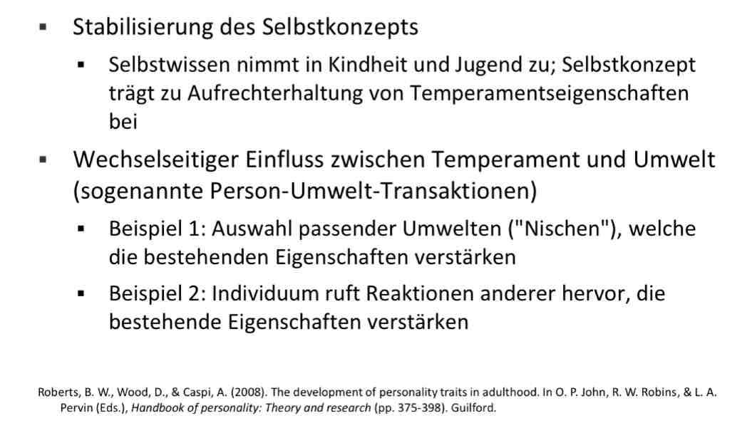 <p>Beispiel 1 ist example für AKTIVE Gen-Umwelt reaktion: Kind sucht sich aktiv seine passende Umweltnische aus</p><p>Beispiel 2 it example für EVOKATIVE Gen-Umwelt Reaktion: wegen seiner genetischen Disposition hat seine Umfeld eine pazifische Reaktion auf sie, was wiederum den genetischen Ausdruck ihrer Prädisposition verändern kann  (NICHT DIE GENETISCHE GRUNDLAGE, SONDERN WELCHE TRAITS AN BZW AUSGESCHALTET WERDEN)</p><p>das sind beides Beispiele für indirekte Umwelteinflüsse</p>