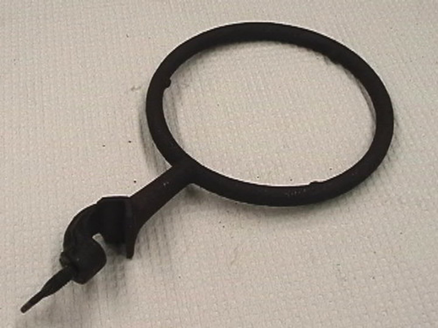 <p>used to support laboratory equipment when attached to a ring stand</p>