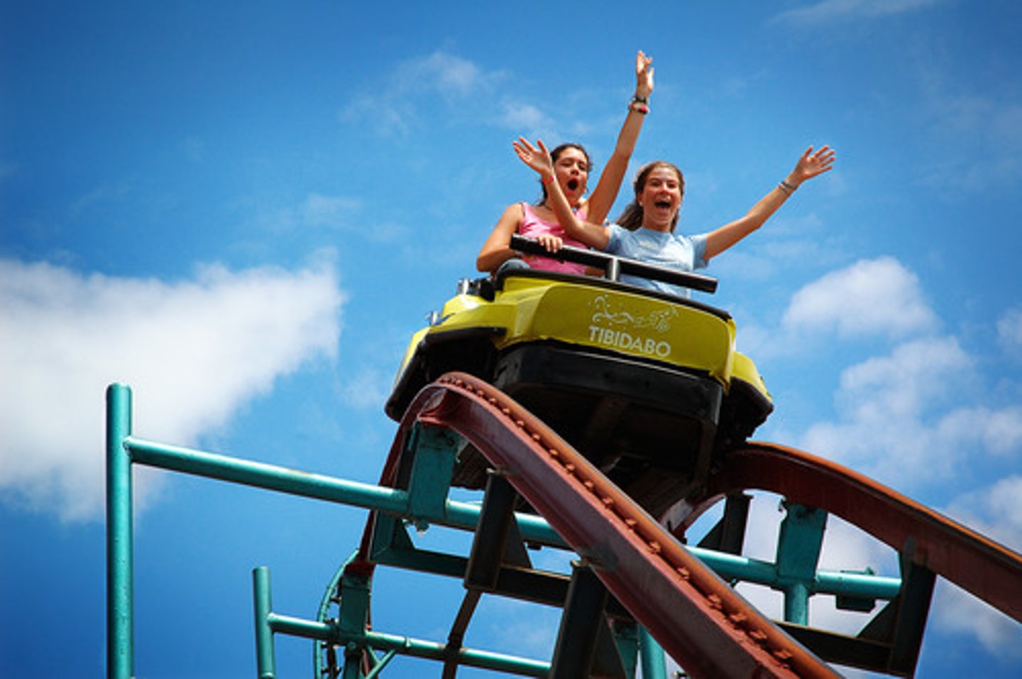 <p>excitement, exhilaration, frisson</p><p>흥분, 전율</p>