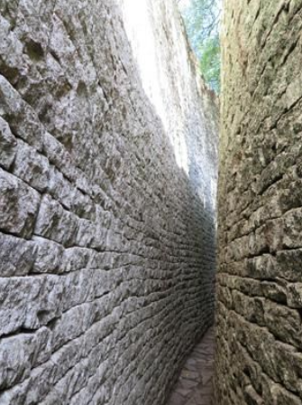 <p>Name - Outer Wall, Parallel Passage</p><p>Other - Example of <span>dry masonry, the prevalence of flowing curves in the architecture of Great Zimbabwe</span></p>