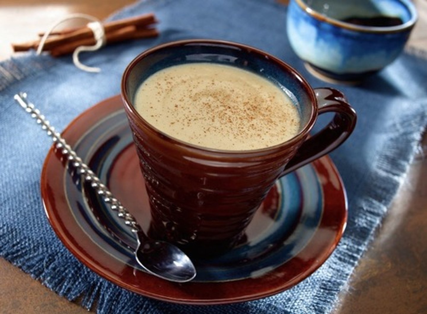 <p>Traditional hot beverage thickened with corn flour and flavored with sugar, cinnamon and vanilla</p>