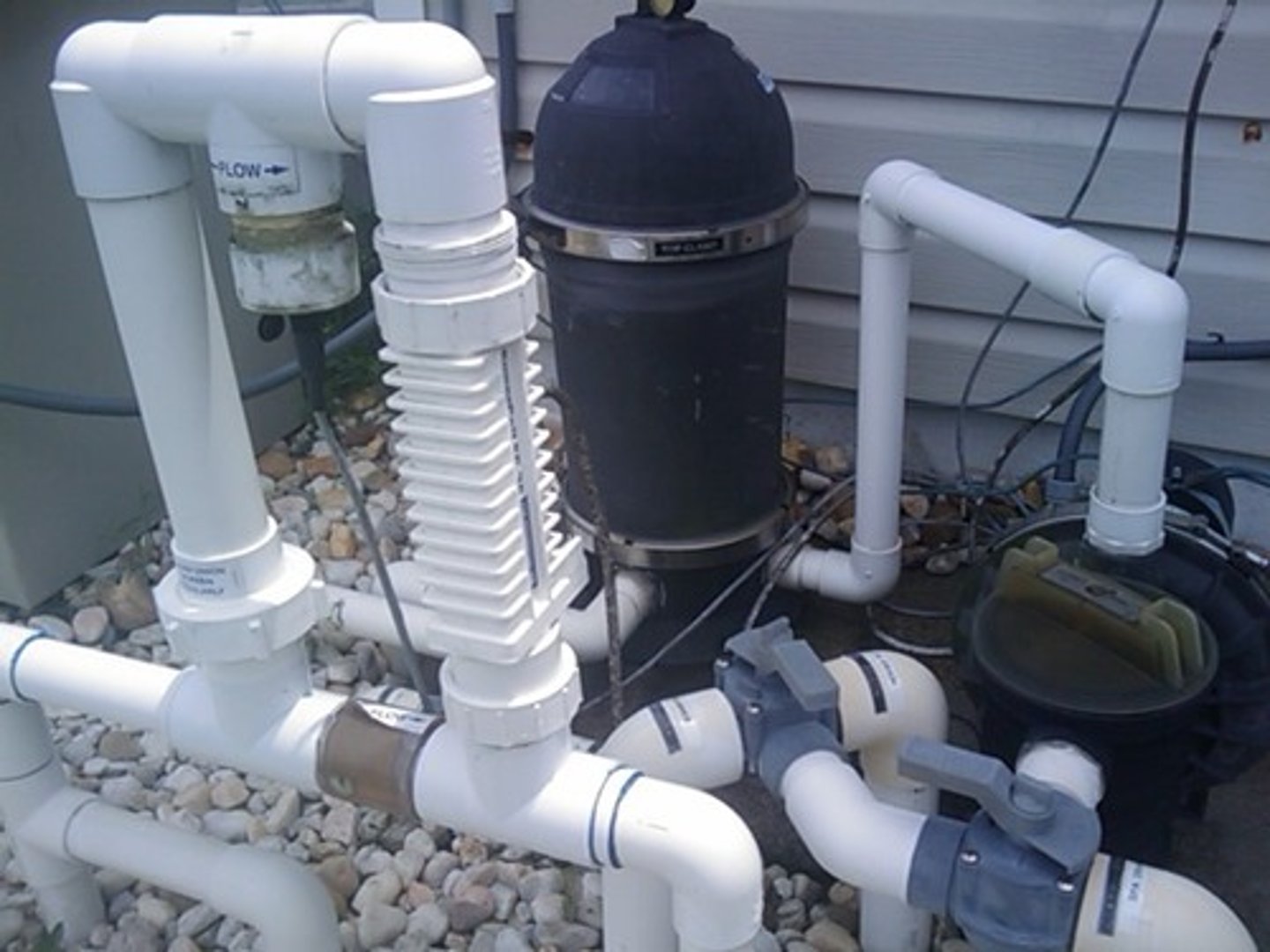 <p>Converts salt to chlorine</p>