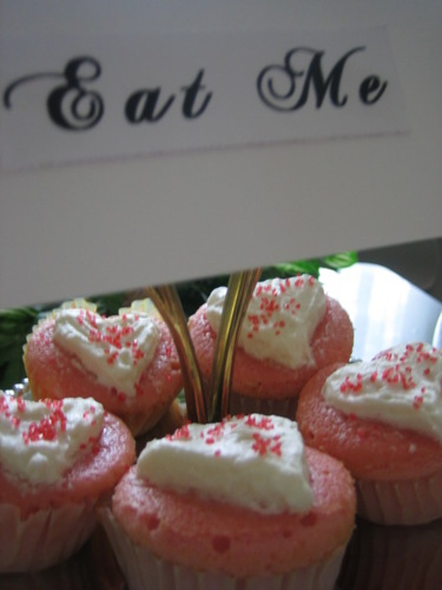 <p>To attract or tempt.</p>