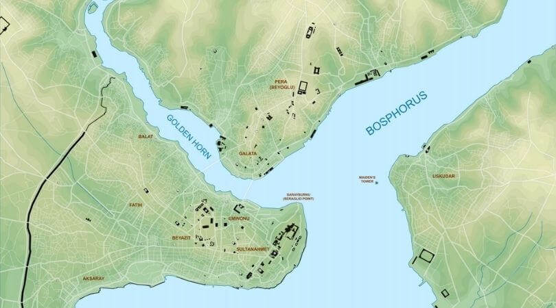 <p>great location, defensible peninsula - Golden Horn</p><p>connected to Bosporus, Aegean Sea, and Med</p><p>Close to Anatolia, W Asia, SE Europe</p>