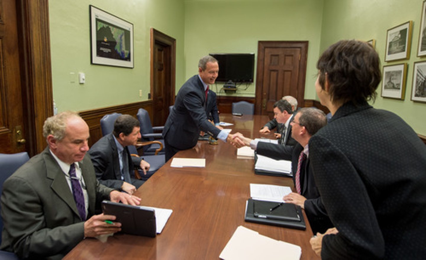 <p>the manager of a meeting or panel</p>