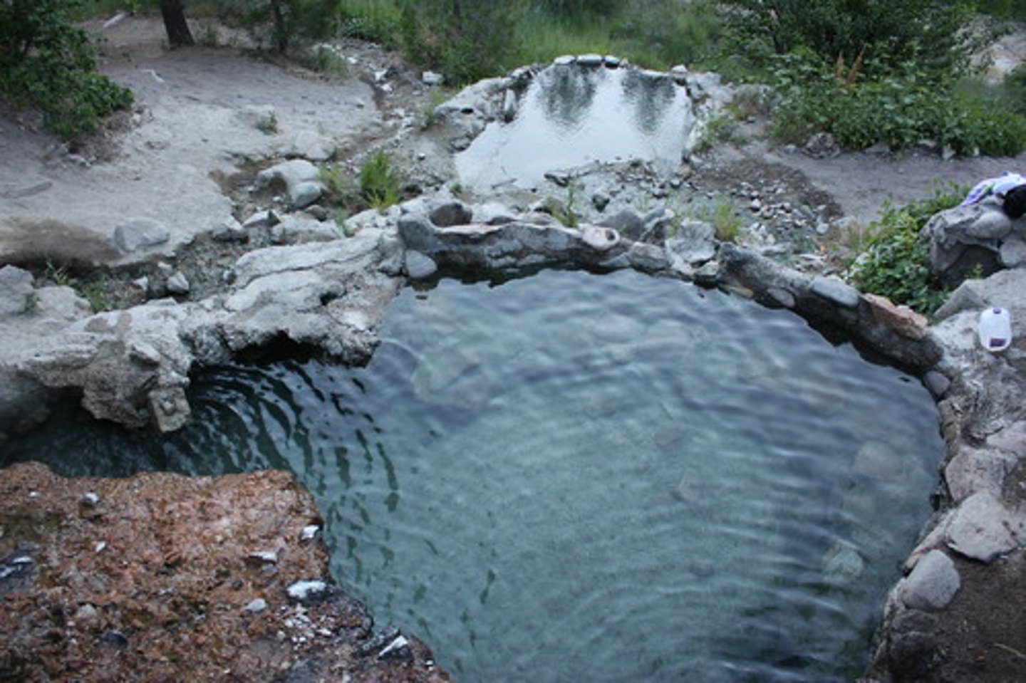 <p>Water from some aquifers naturally comes up, natural source of freshwater</p>