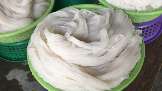 <p>bún </p>