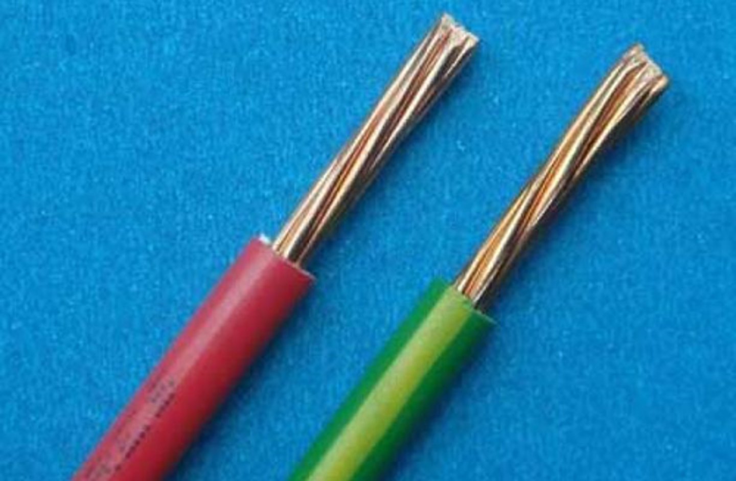 <p>Consists of a group of wires twisted to form metallic string. The total circular mil area is found by multiplying the circular mil area of each strand by the total number of strands.</p>