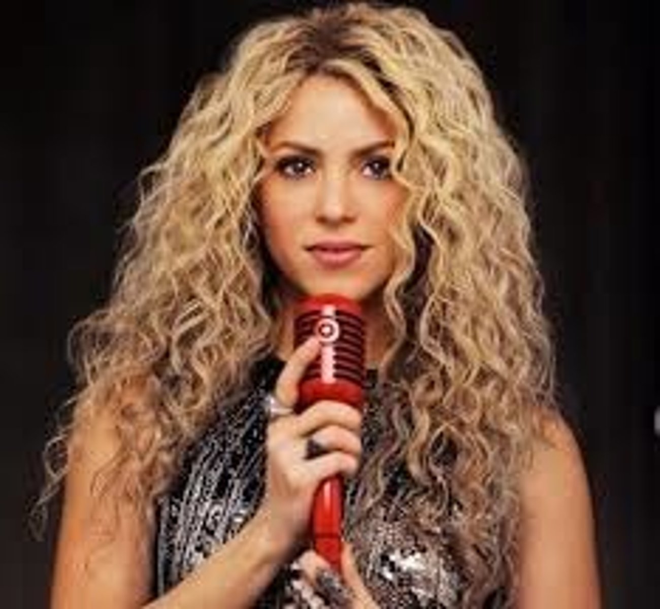 <p>female singer</p>