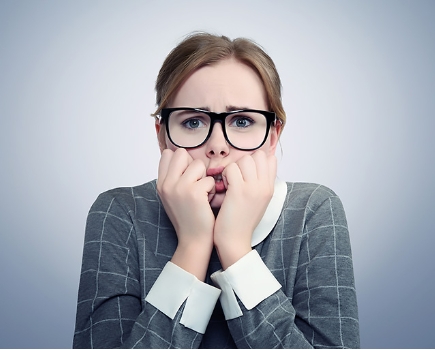 <p>If you think about a problem and feel nervous and upset, you <strong>worry</strong></p><p><span>|ˈwʌrɪ|</span></p><p>Беспокоиться, волноваться</p>