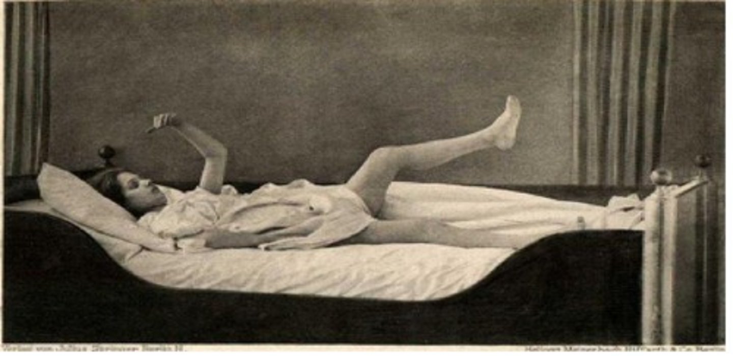 <p>feature of catatonic schizophrenia in which people rigidly maintain the body position or posture in which they are placed by others</p>