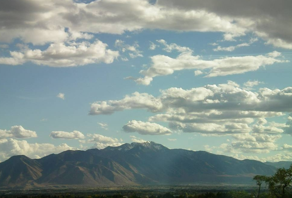 <p>like cumulus, but wider</p>