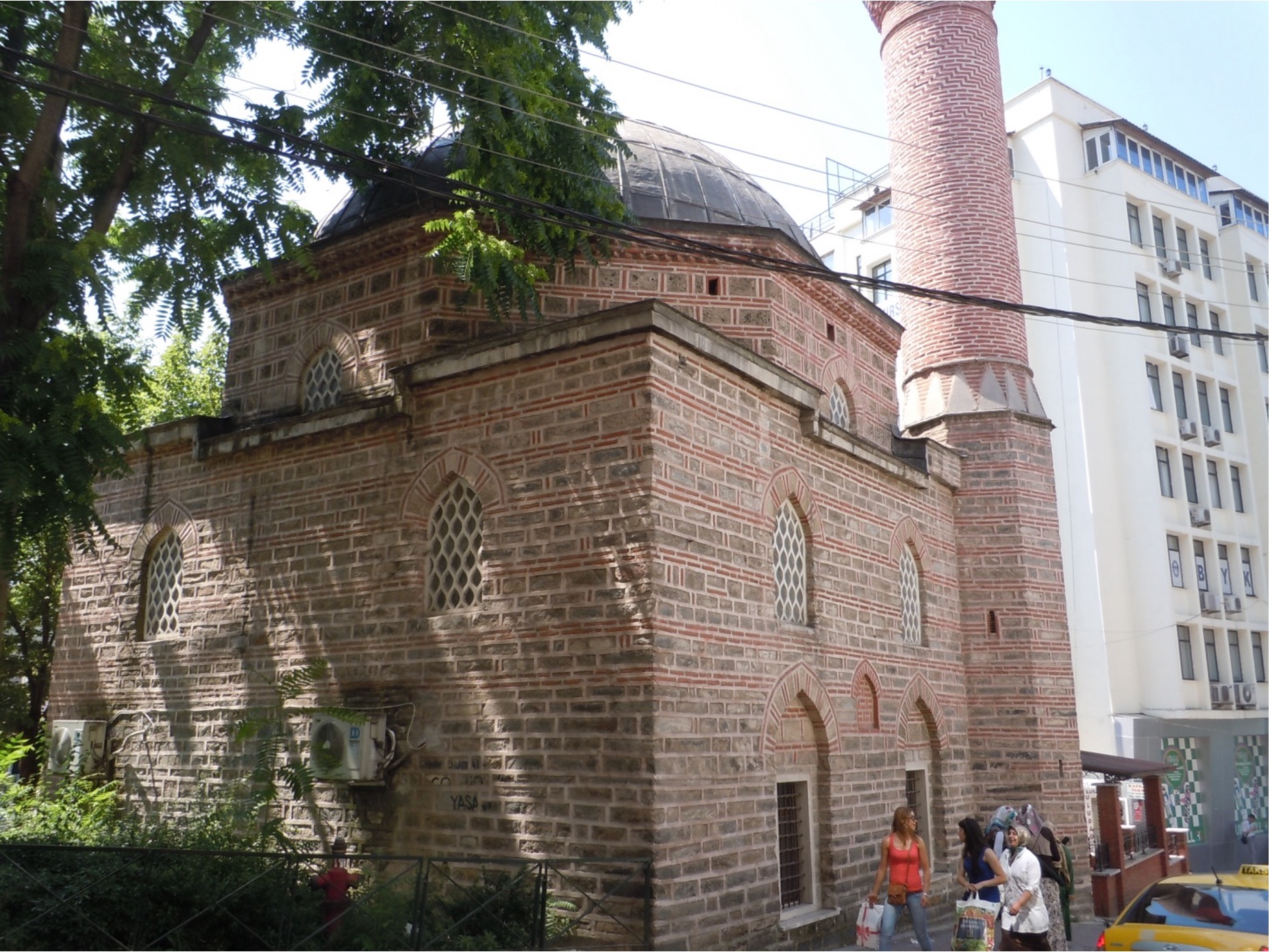 <p>Mosque of Orhan Gazi, Bursa (Turkey), 1399</p>