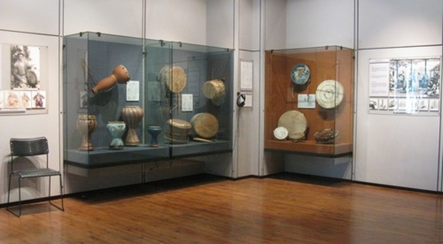 <p>museum</p>