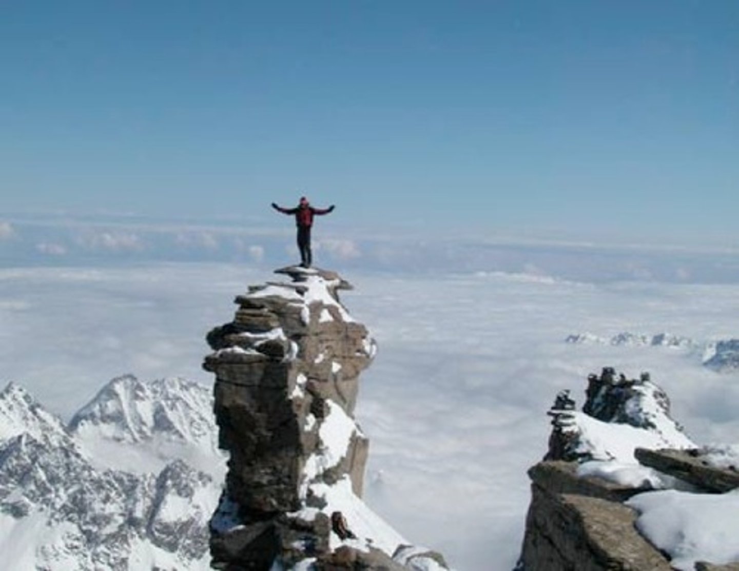<p>a summit, mountain top</p>