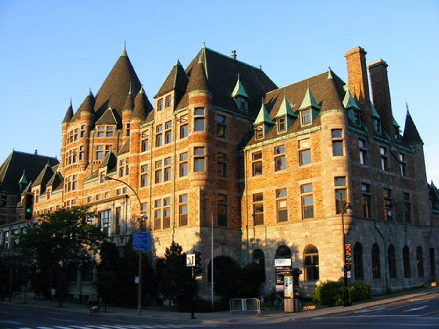 <p>an apartment block</p>