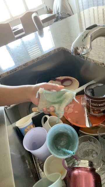 <p>wash up </p>