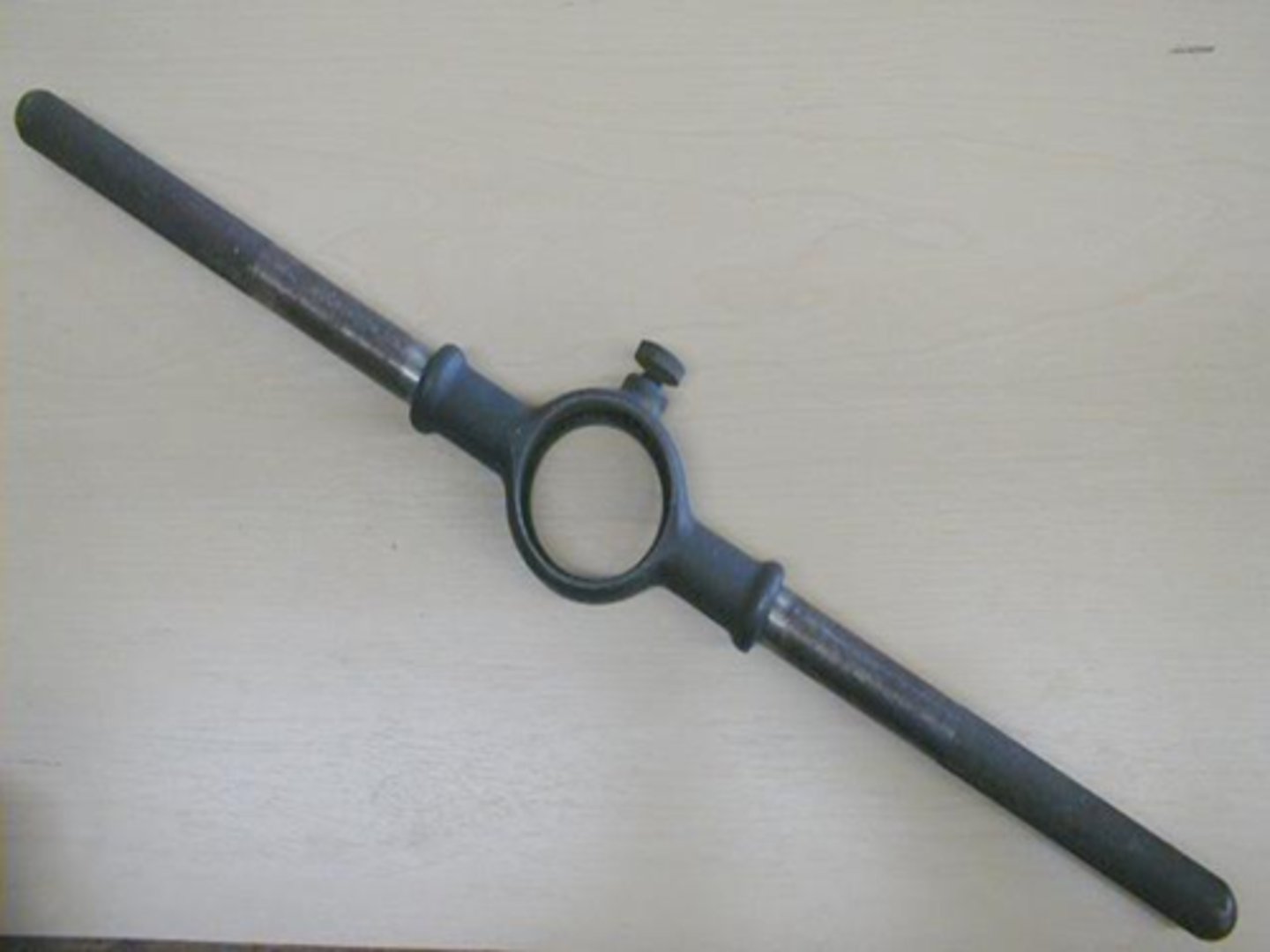 <p>holder for bolt die</p>