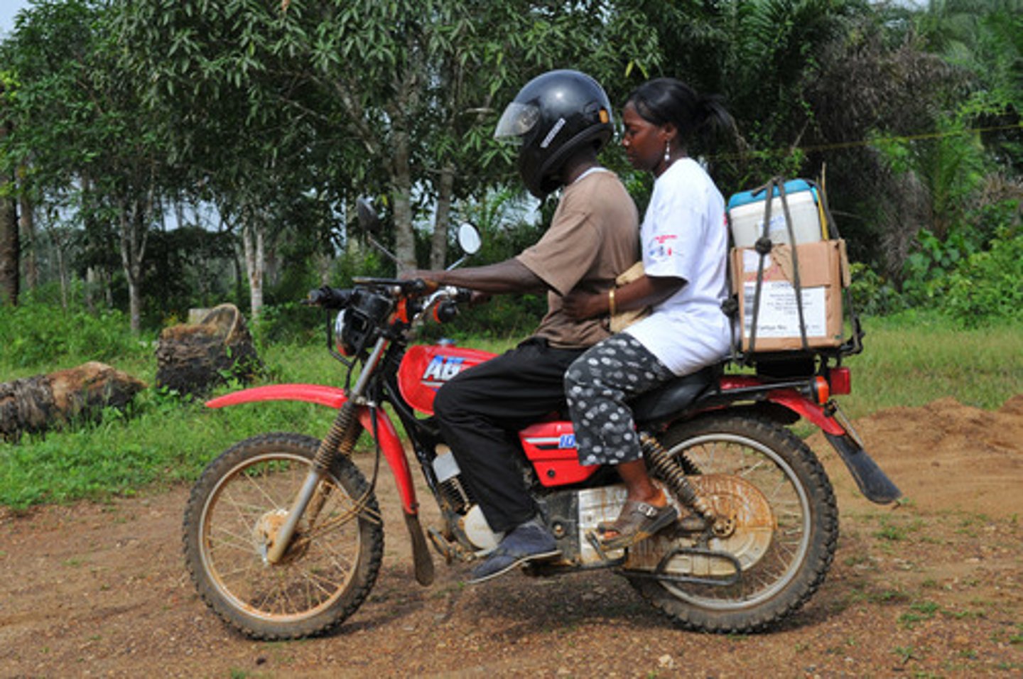 <p>to go by motorcycle</p>