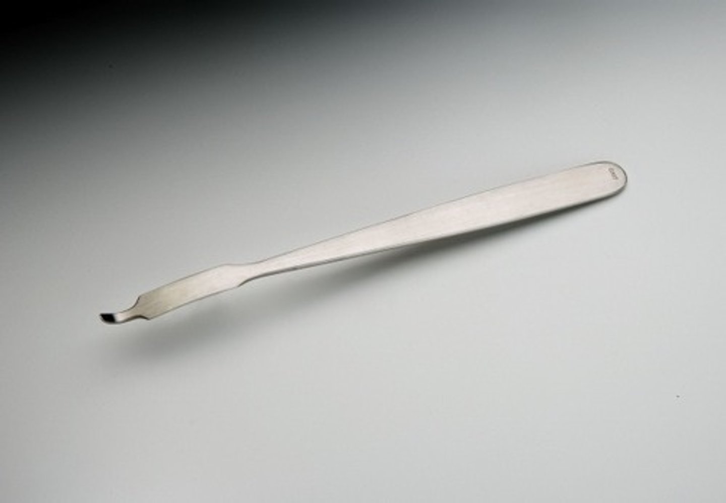 <p>Used in orthopedic surgery, Single end, Used to lever tissue out of the way for better visibility</p>