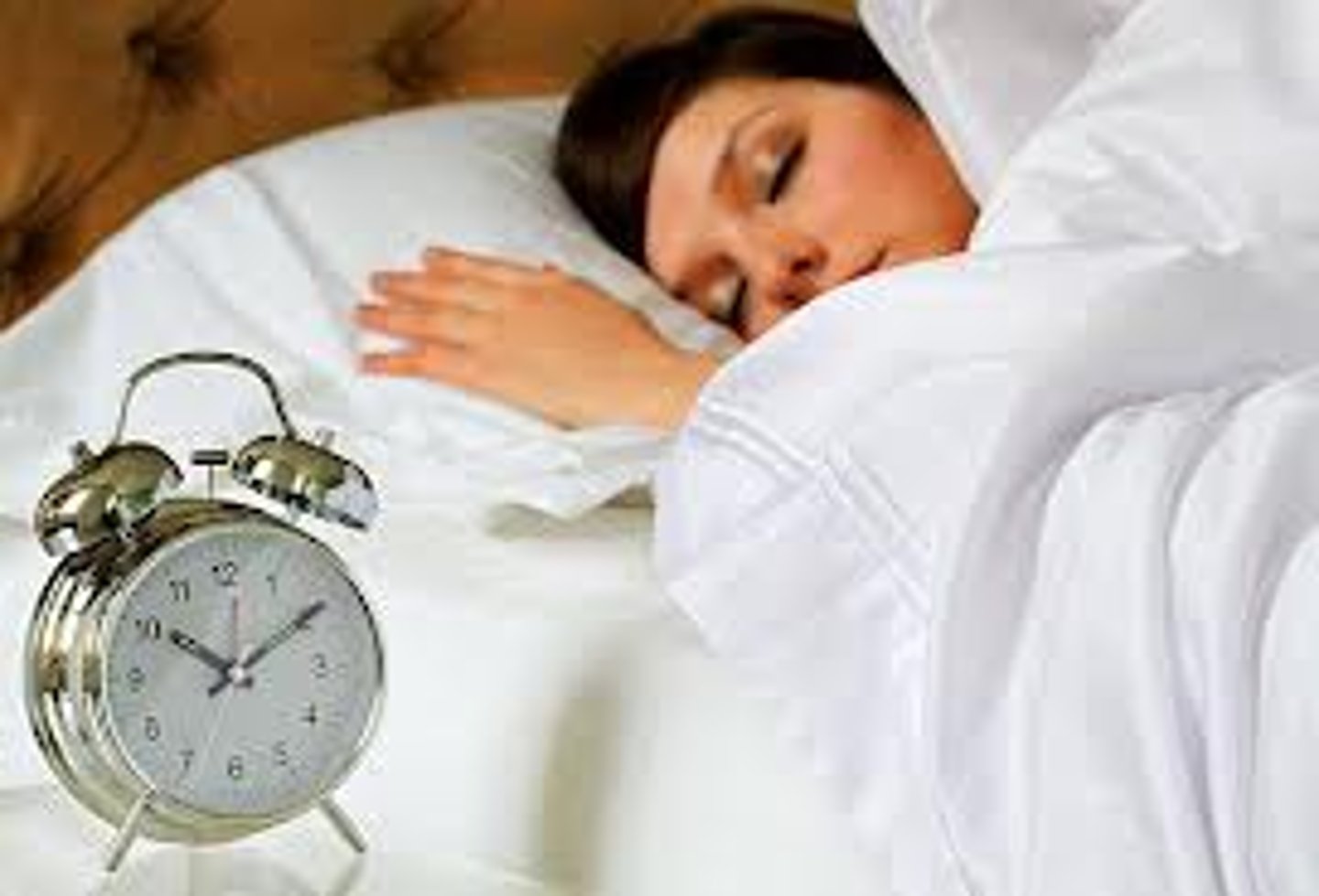 <p>ngủ dậy muộn</p>