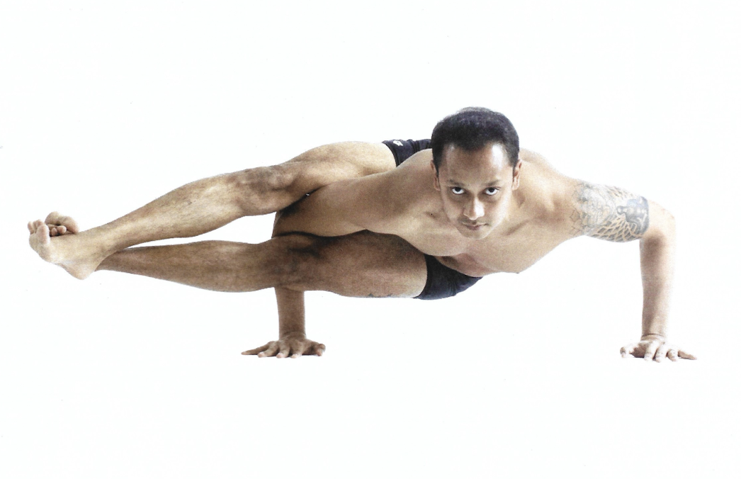 <p>Ashtavakrasana</p>