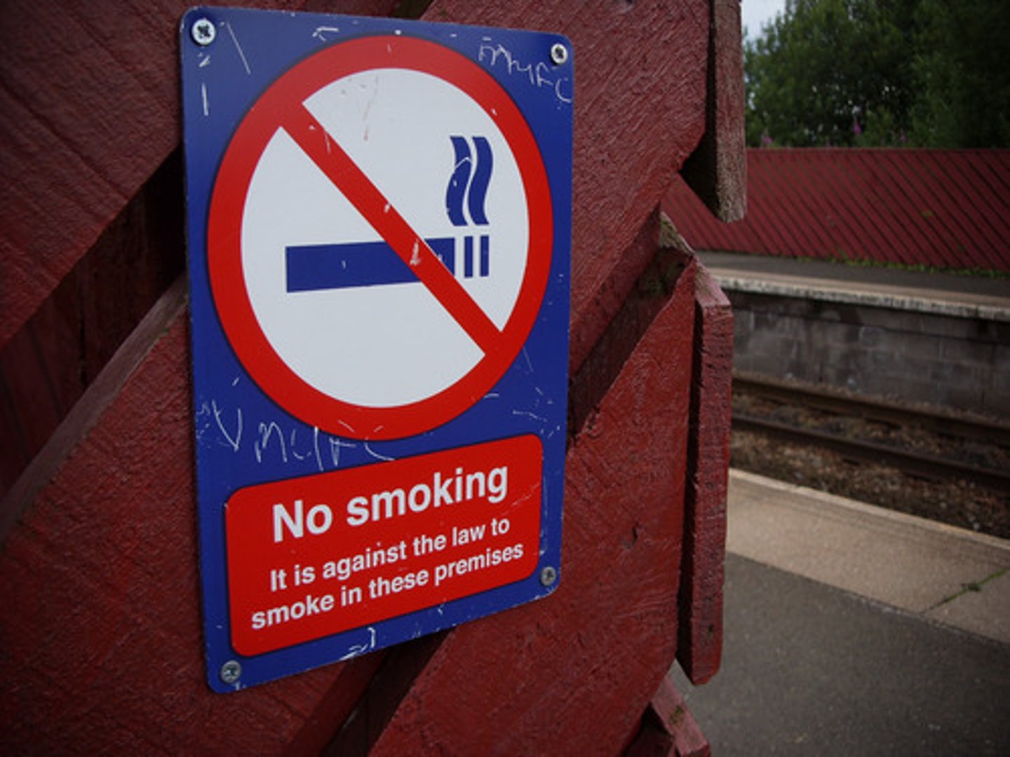 <p>(no) smoking area</p>